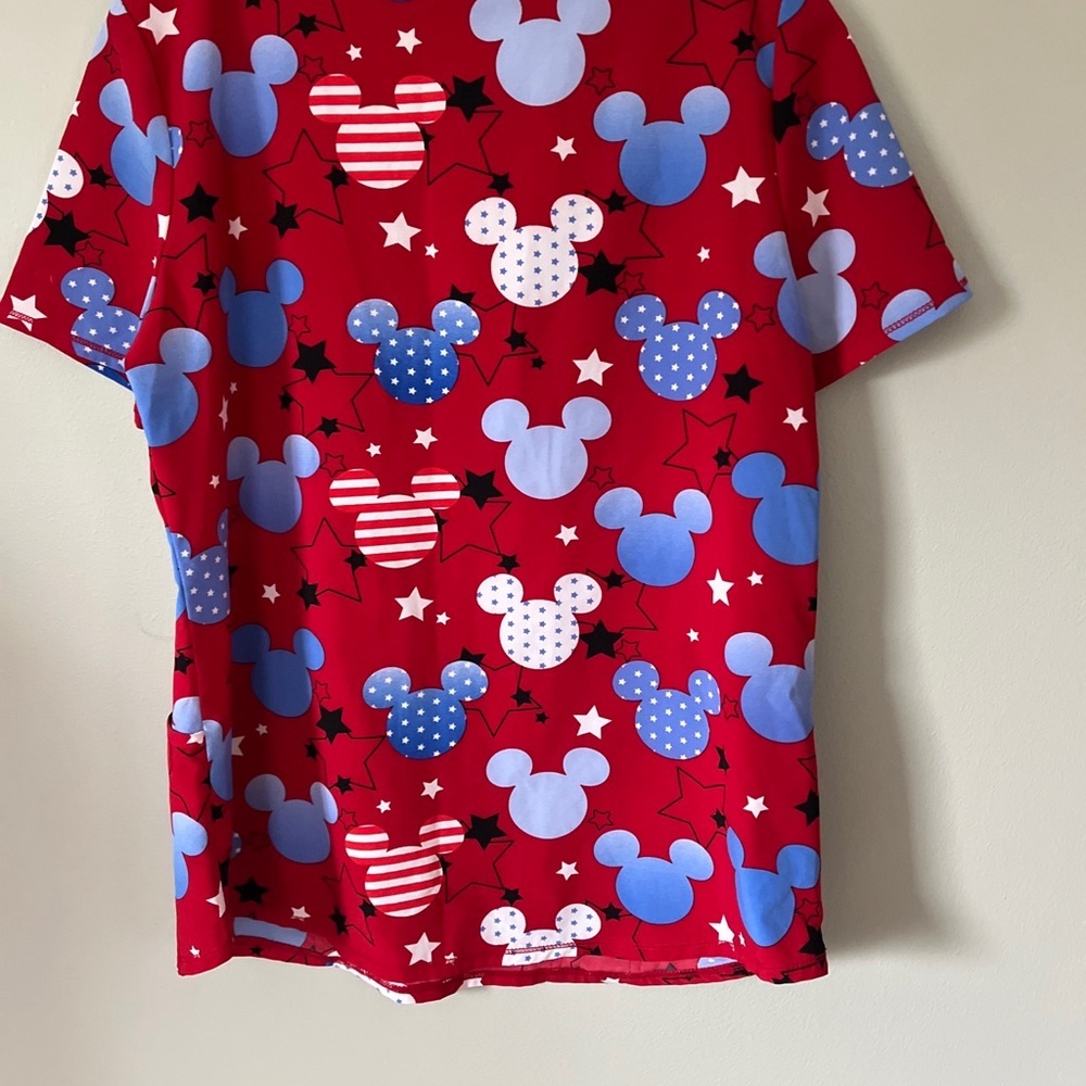 Disney Scrub Shirt American Mickey Mouse V-Neck Stretch USA Medium Patriotic